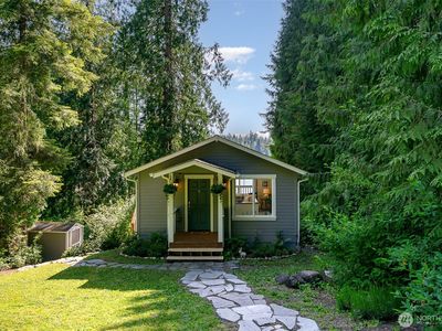 11009 E Lake Joy Drive NE