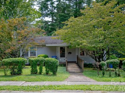1006 3rd Ave W