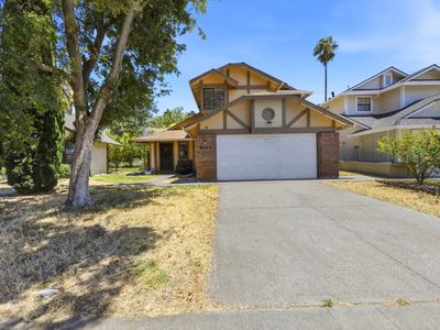 8467 Carlin Ave