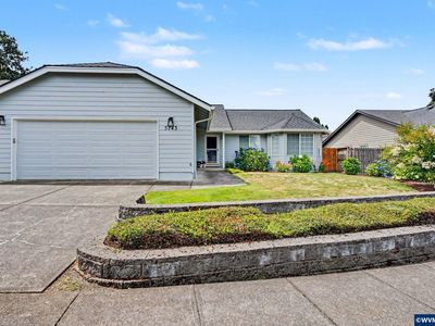 5743 Flairstone Dr SE