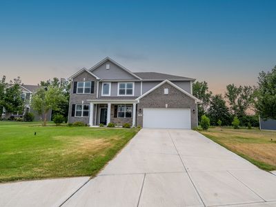 7696 Rolling Green Dr