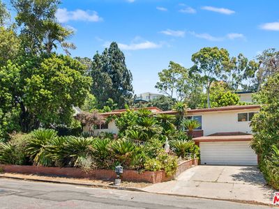 108 N Thurston Ave