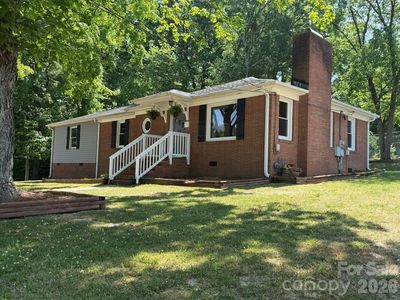 704 Dogwood Ave