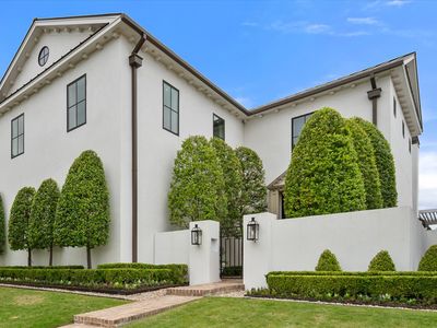 3824 Bishops Flower Rd
