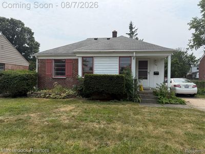 923 W Twelve Mile Rd