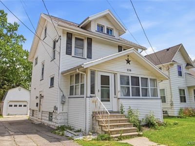230 Bank St