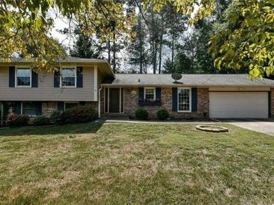 2933 Highbrook Ct