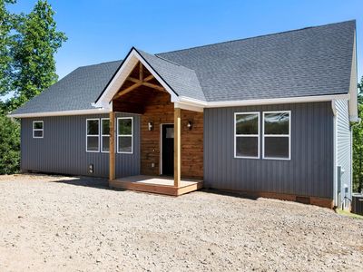 105 S Vineyard Village Dr