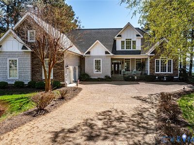 82 Golf Ln