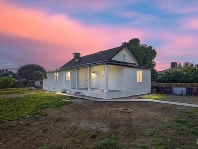 Property at 1015 E 18th St, Bakersfield, CA