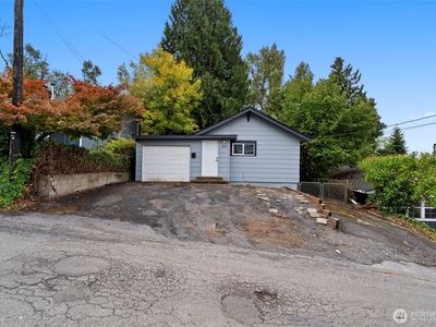1102 cowlitz Way