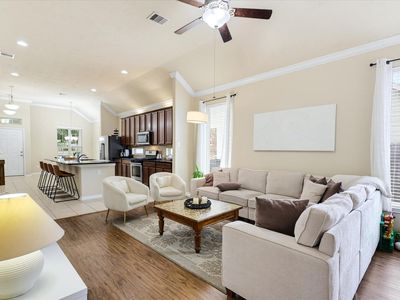 3814 Raintree Village Dr