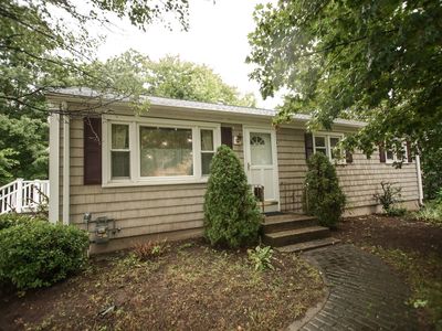 87 Roosevelt Ave