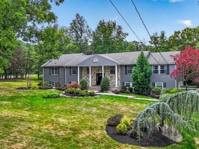 10 Berkshire Dr