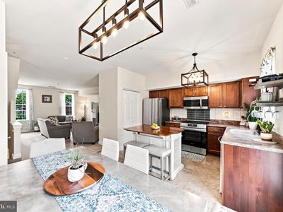 261 S 4th St