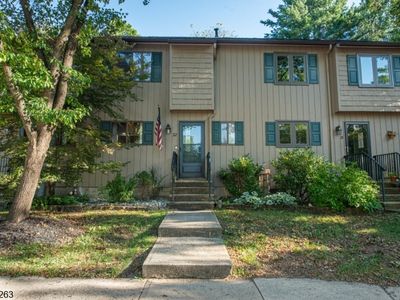 22 Indian Spring Ln