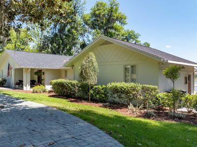 589 NW Harris Lake Dr