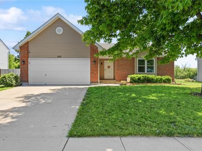 Property at 590 Chapelgate Dr, Fairborn, OH