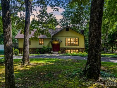 200 Woodland Cir