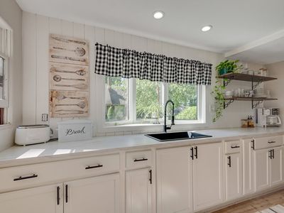 254 Lakeside Rd