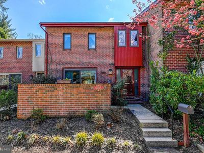 6103 Buckingham Manor Dr