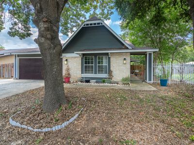 10341 Country Bluff