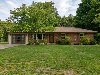 805 Fairlane Cir