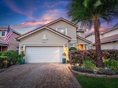 5919 SE Crooked Oak Avenue