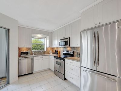 3959 Via Poinciana Drive #406