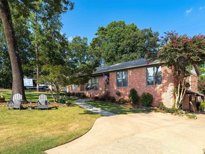 909 Granbury Rd