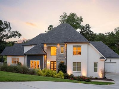 420 Cherry Hill Dr SE