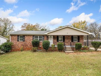 1085 Azalea Cir