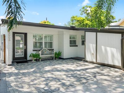 3004 W BAY VILLA AVENUE