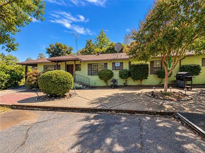 450 Oakvale Ave