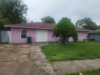 937 Vivian Ave