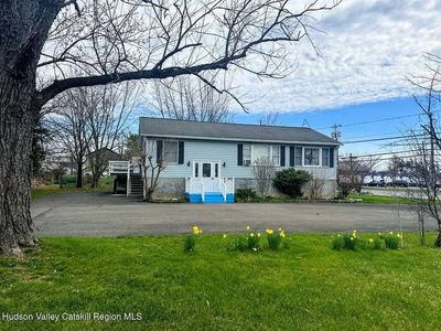 Property at 9 Delaware Ave, Hudson, NY