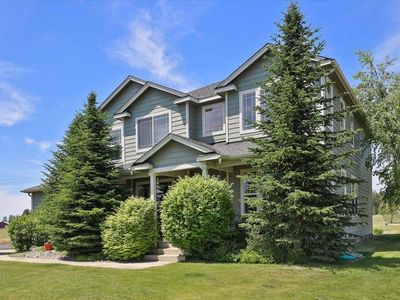 1716 W Country Hunt Ln