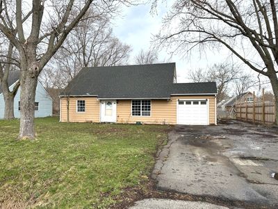 1412 W Broadview Ave