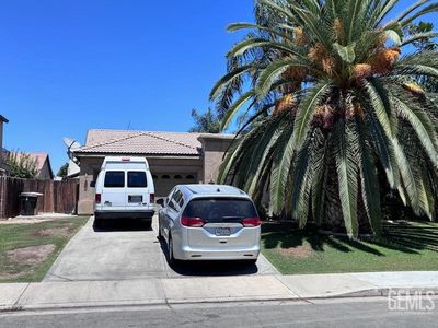Property at 10808 Villa Hermosa Dr, Bakersfield, CA