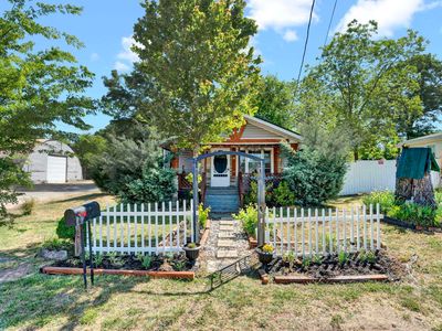 24 Bryson St
