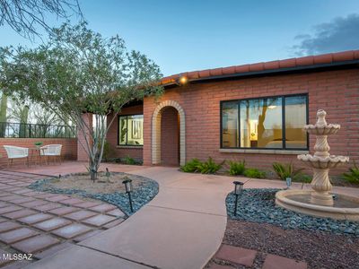 5391 W El Camino Del Cerro