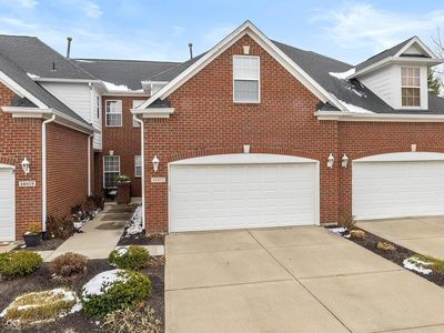 16317 Meadowlands Ct