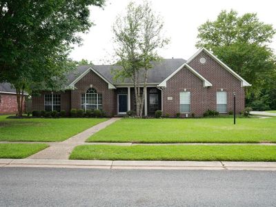 8146 Myrtlewood Dr