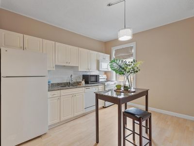 793 Main St APT 1