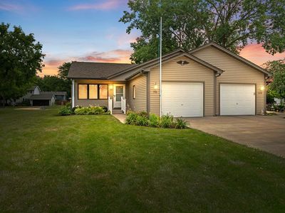 Property at 711 Harmony Ct, North Aurora, IL