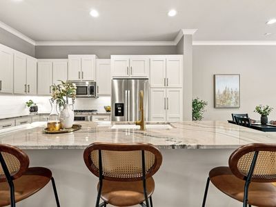 4023 Rawlins St APT 105