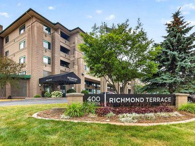 400 Richmond St #425