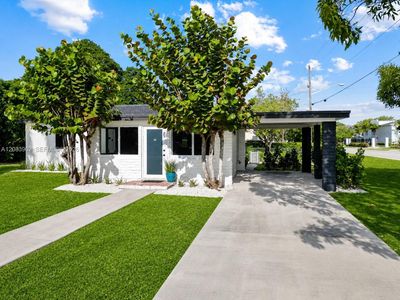 1044 NE 4th Ave