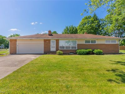 253 Earl Dr NW