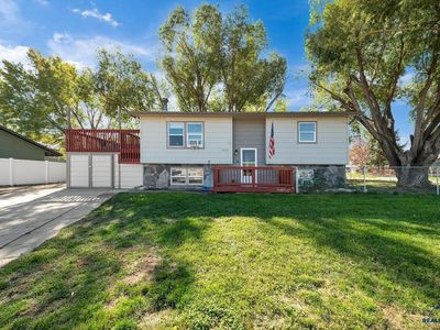 517 Lion Dr
